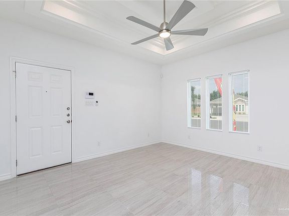 3rd image of 805 N Clarence Ave #1