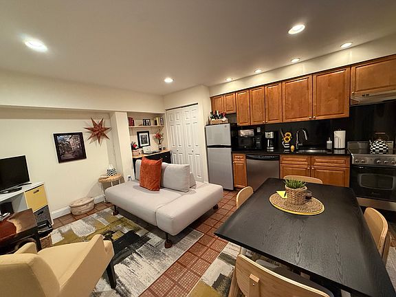 3rd image of 82 Pierrepont St APT 1B