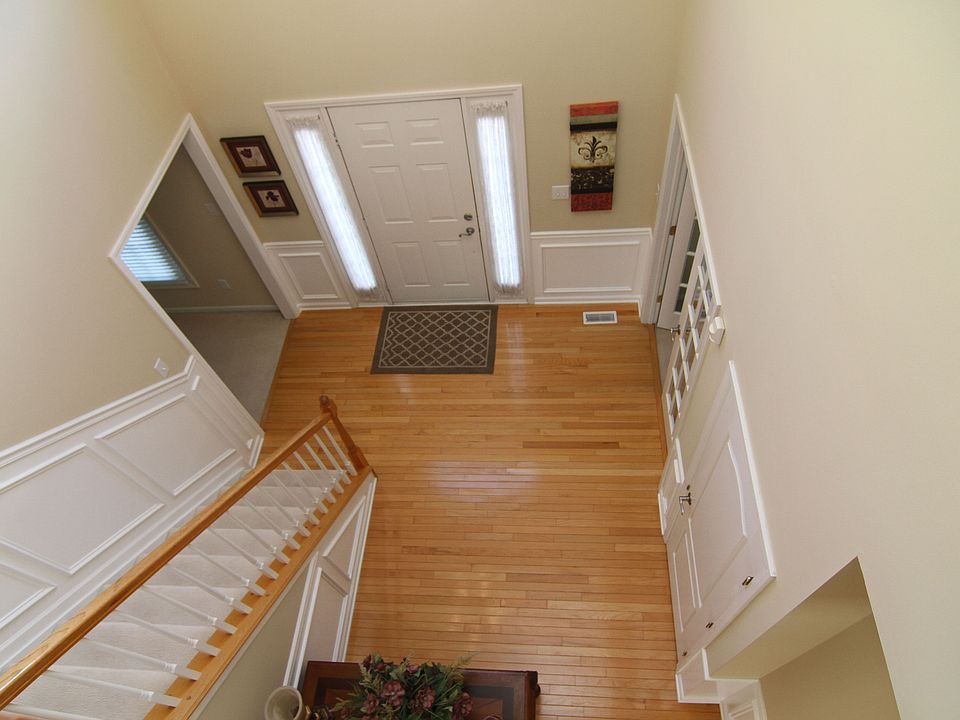 Soaring two story foyer!