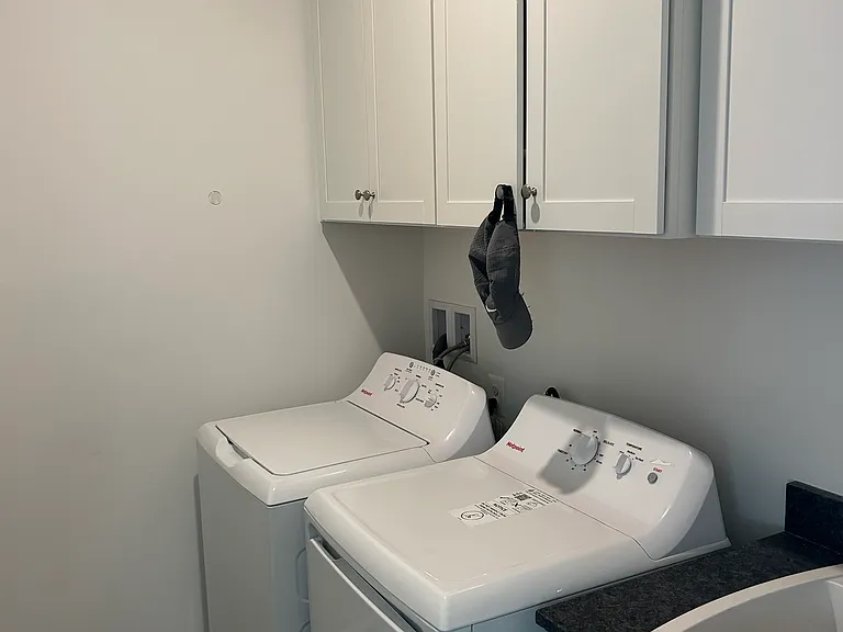 355 Andrew Ct — Photo 9