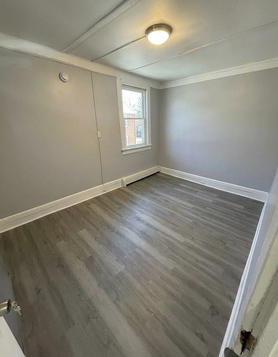 2 bed, 900 sqft, $1,999 — Photo 2