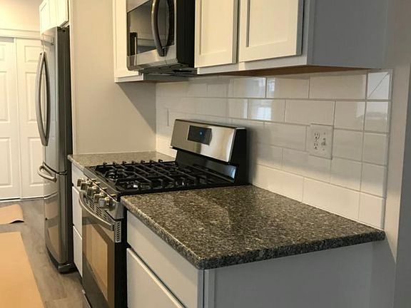 5th image of 23803 Reynolds Ave