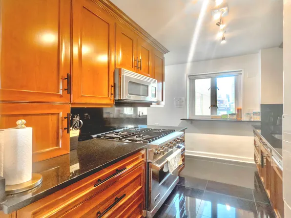 166 East 63rd Street image 20 of 25