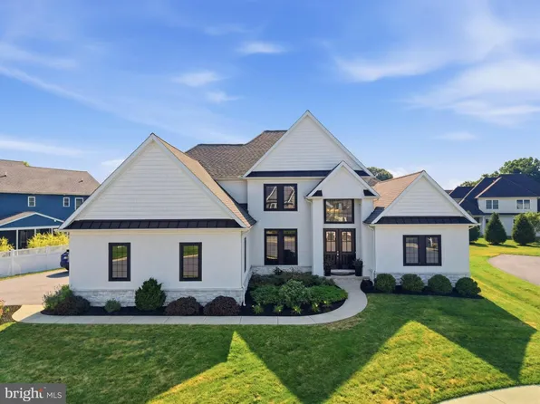 5 Alexa Dr, Lititz, PA 17543