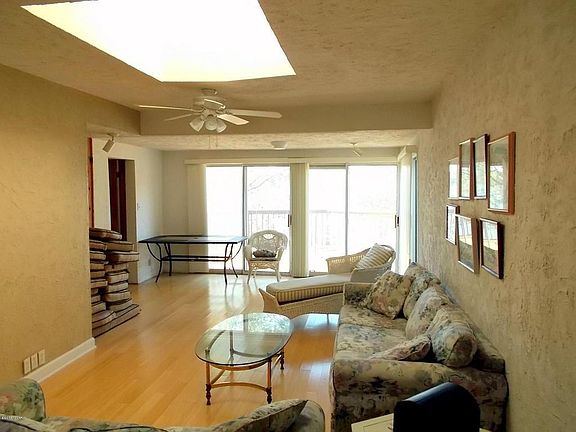 3rd image of 52550 Lakeview Dr