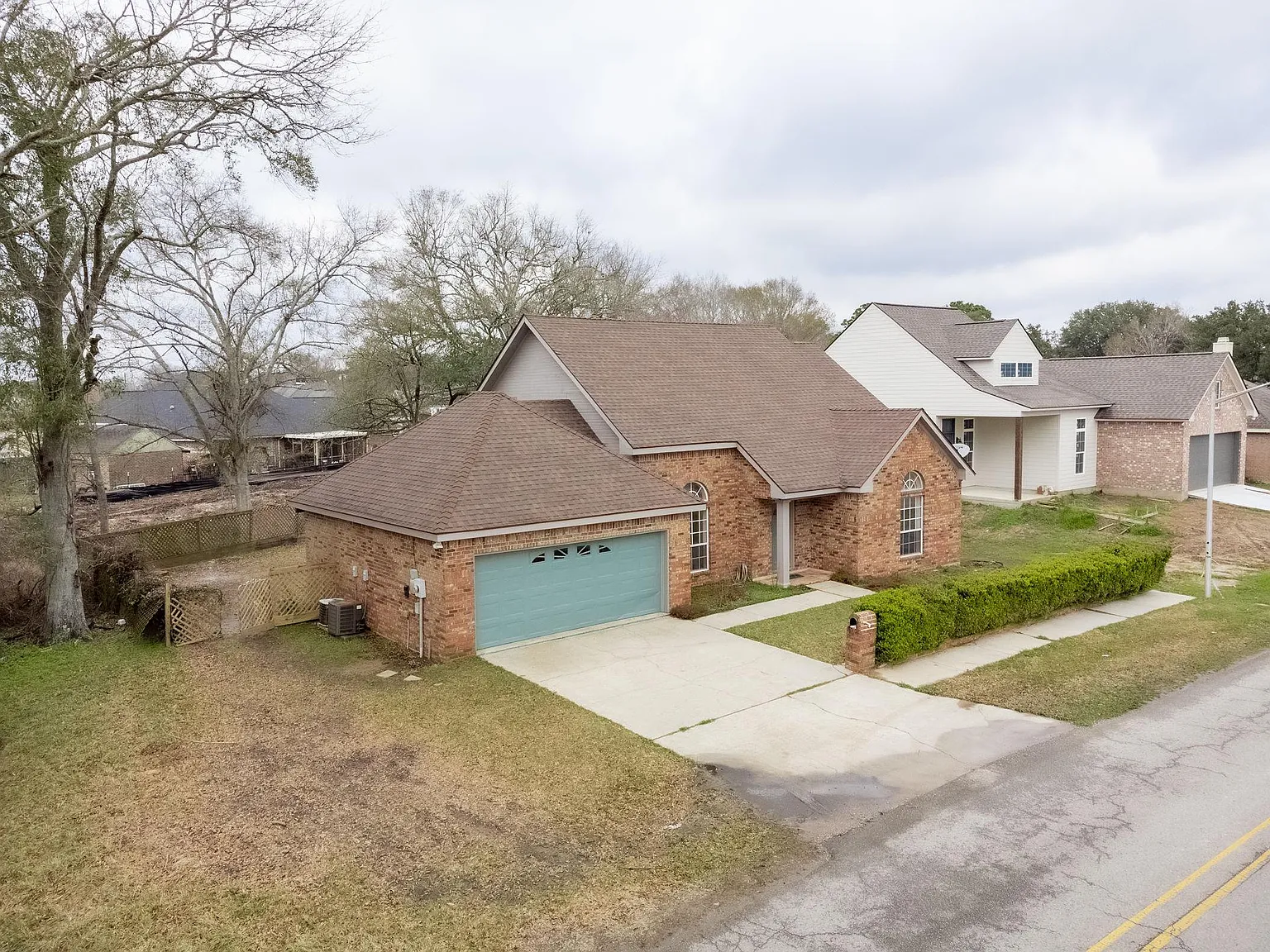 3 bed, 1976 sqft, $4,000 — Photo 3