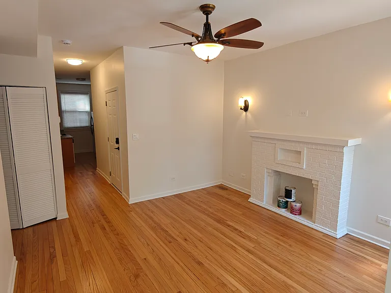 4946 N Ridgeway Ave #2 — Photo 8