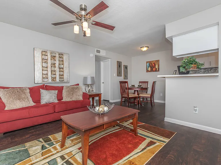 Redstone Vista Apartments — Photo 12