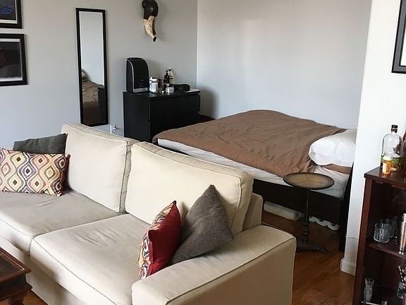 4th image of 324 Grand Ave APT 4A