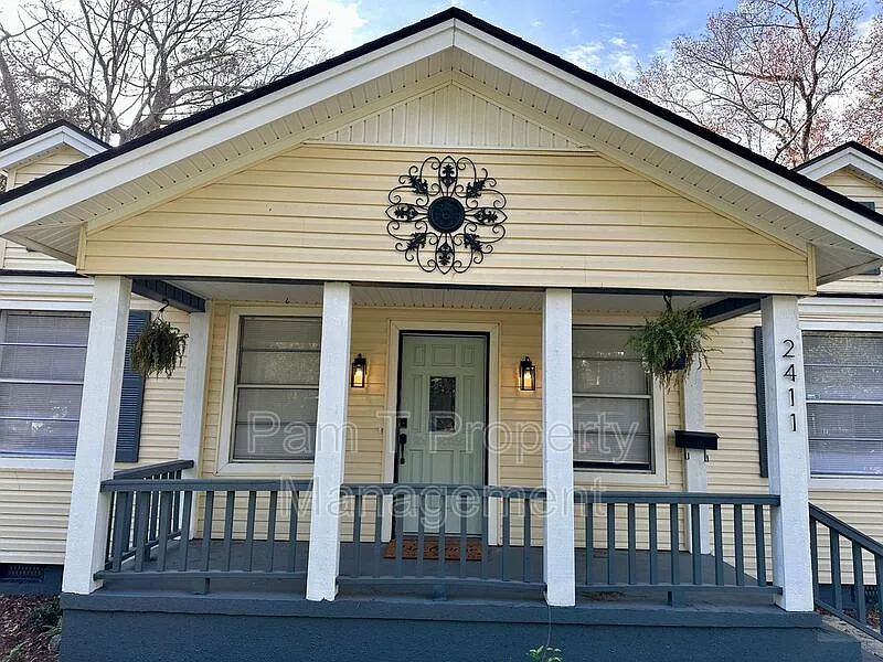 3 bed, 2.0 bath, 2050 sqft, $2,375 — Photo 3