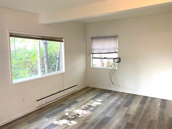 2nd image of 3214 NE 190th St