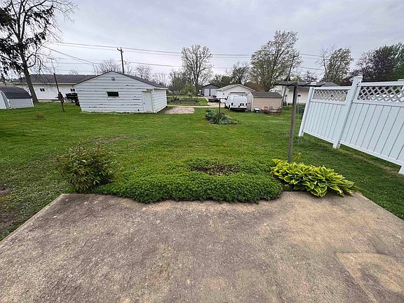 4th image of 1908 Owen St