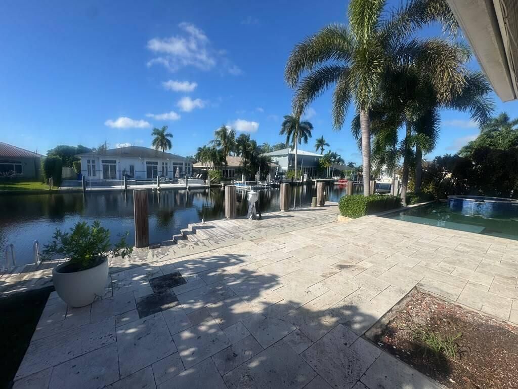 330 SE 10TH Street, photo 9