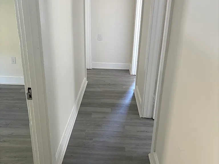 110 Franklin St #B — Photo 9
