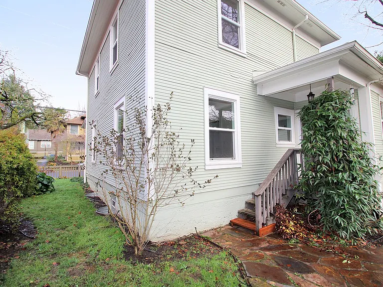 66 NE Skidmore St — Photo 34