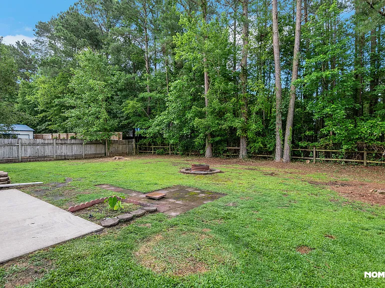 216 Stone Point Ln — Photo 4