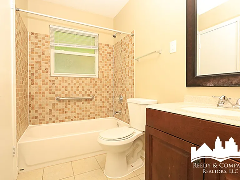 453 Fox Valley Dr — Photo 10