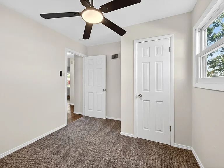 3945 Crosby Dr — Photo 17