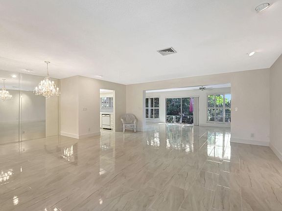 4th image of 428 Pine Villa Drive
