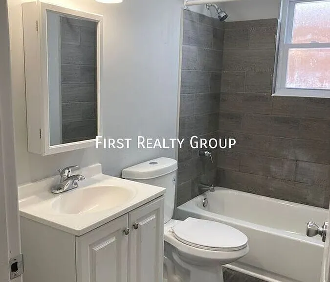 305 N Broadway St #2 — Photo 9