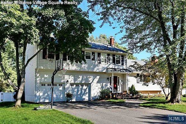 1st image of 180 Twinbrook Ct