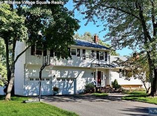 180 Twinbrook Ct, Ramsey, NJ 07446