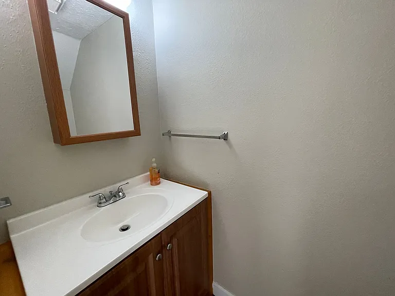 6913 Cherry St — Photo 9