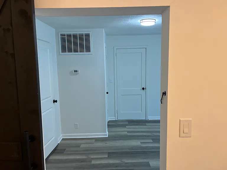 822 Bay St — Photo 9