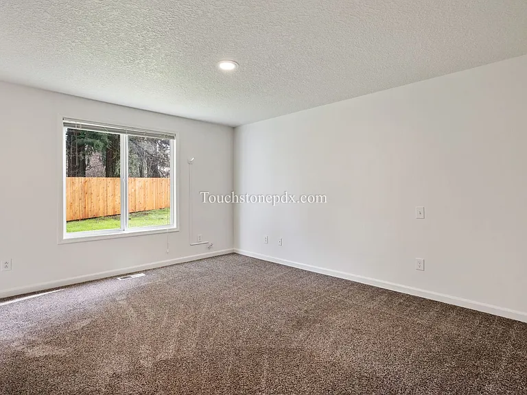 20160 Quinalt Dr — Photo 16