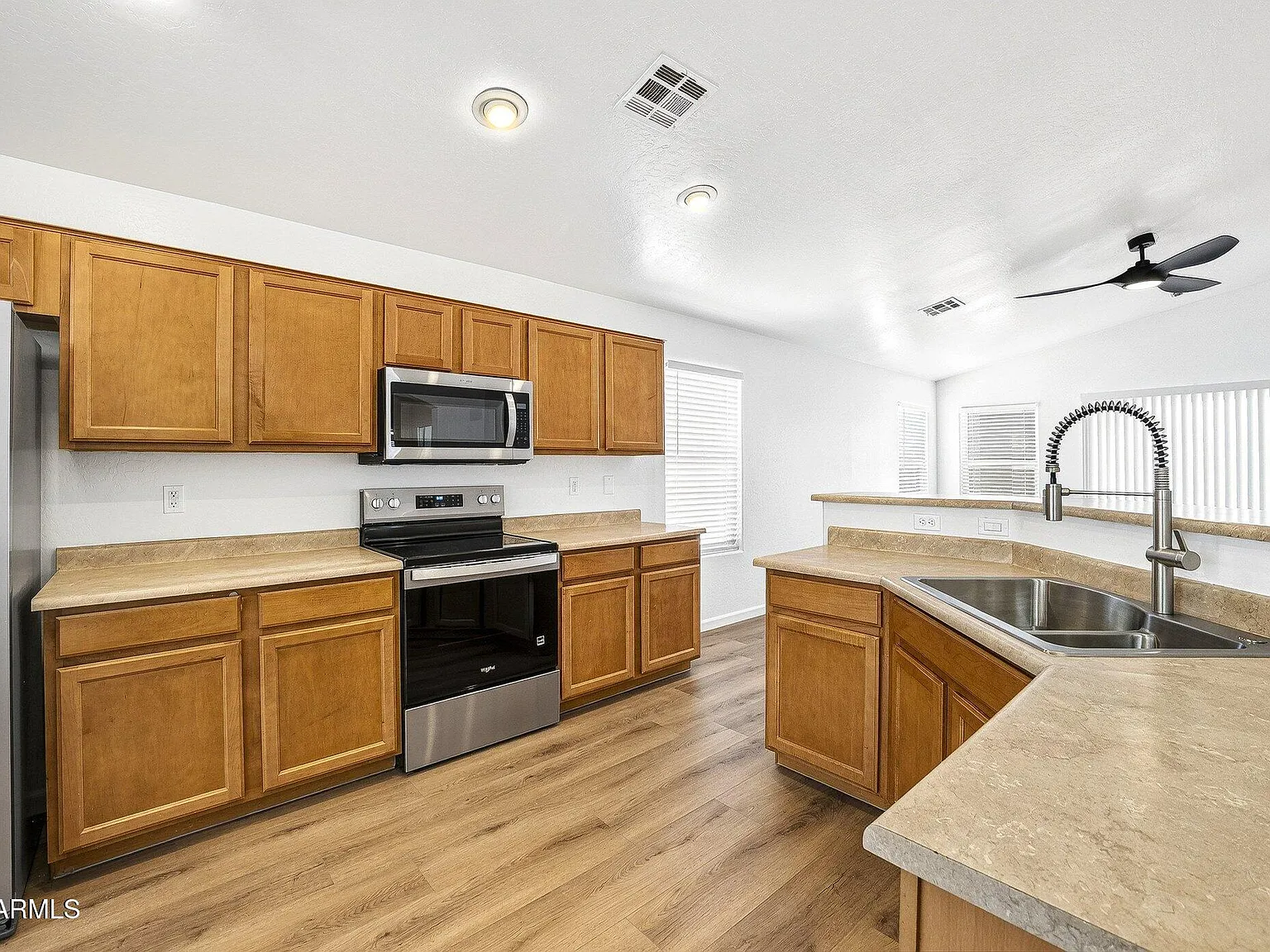 4 bed, 2.0 bath, 1713 sqft, $2,100 — Photo 4