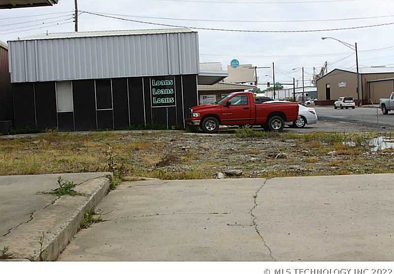 1st image of N Broadway St