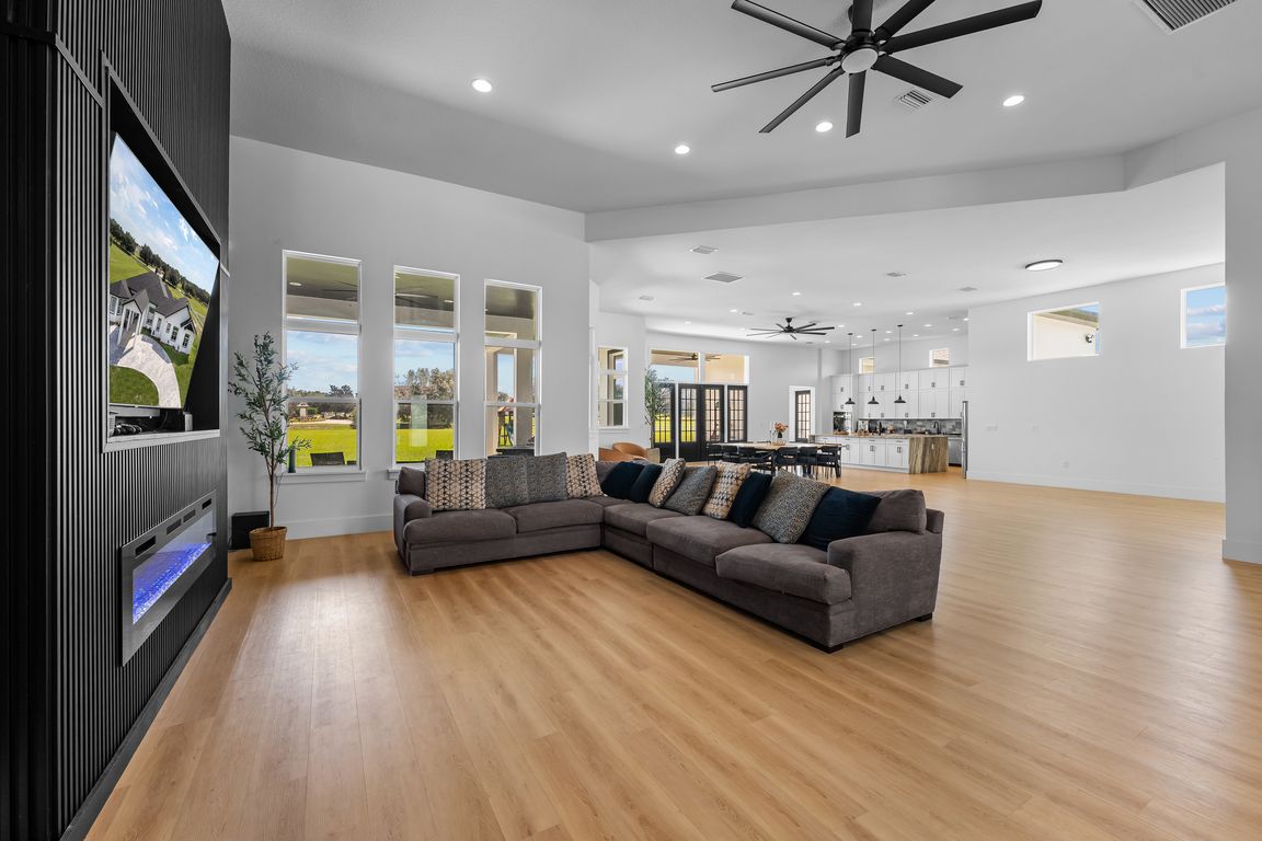 next background image