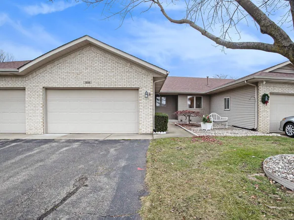 1099 Amber Ridge Dr SW, Byron Center, MI 49315