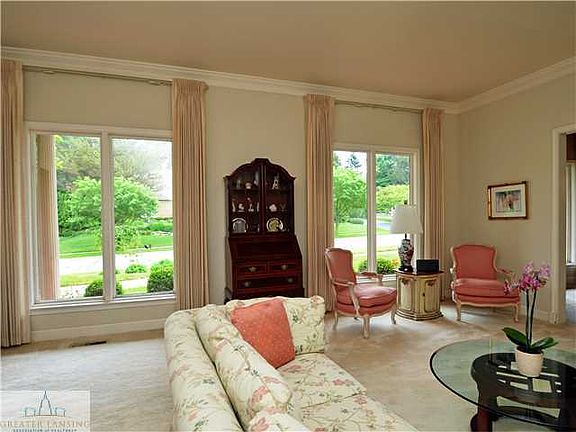 5th image of 1607 E Stanlake Dr