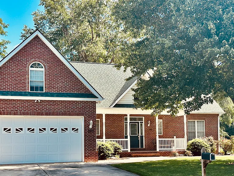 Kingfisher Ln — Photo 1