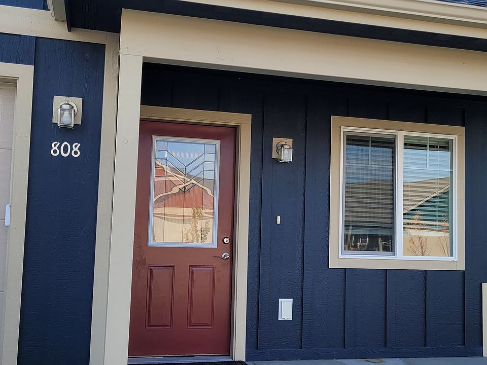 1st image of 808 Foxglove Dr