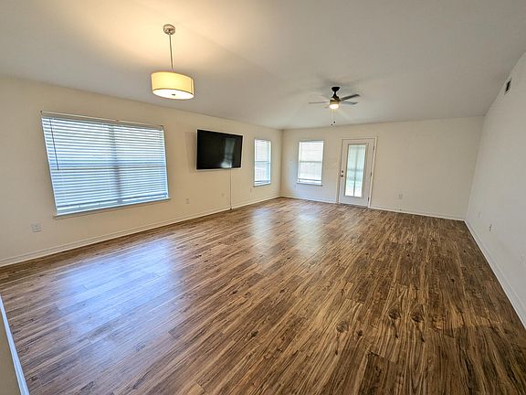 2nd image of 1020 Freeport Ct