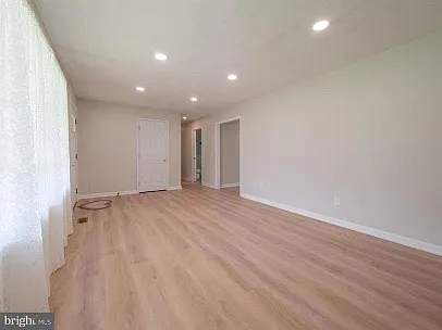 314 Elmwood Dr — Photo 8