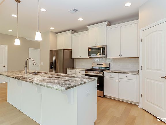3rd image of 399 Sanctuary Park Dr