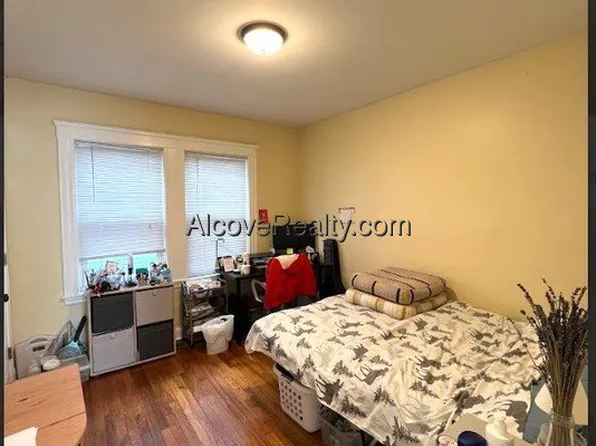 (undisclosed Address), Somerville, MA 02145