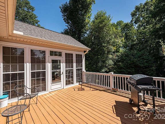4th image of 6160 Hayden Dr