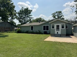 413 S Oak St, Paradise, TX 76073