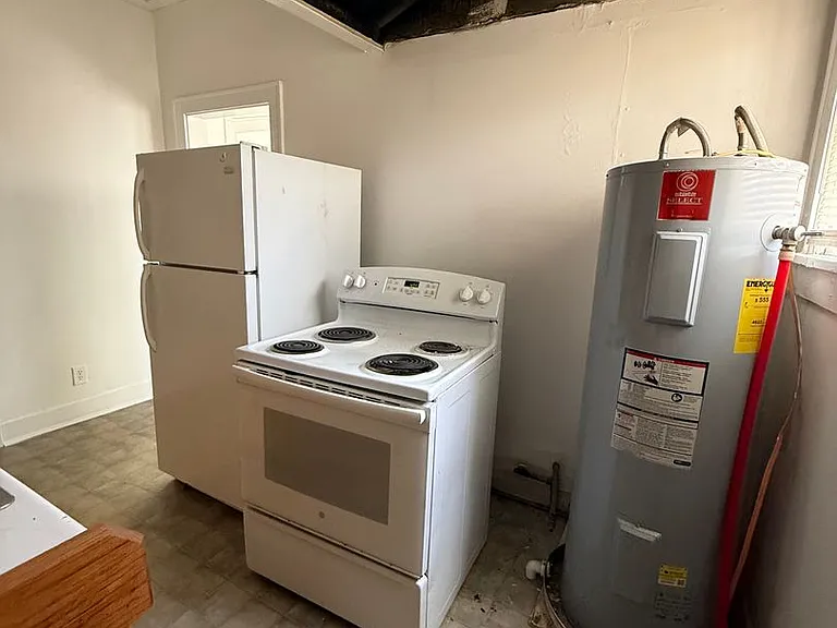 202 College St — Photo 7