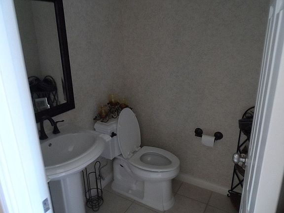 5th image of 5930 Winnett Dr