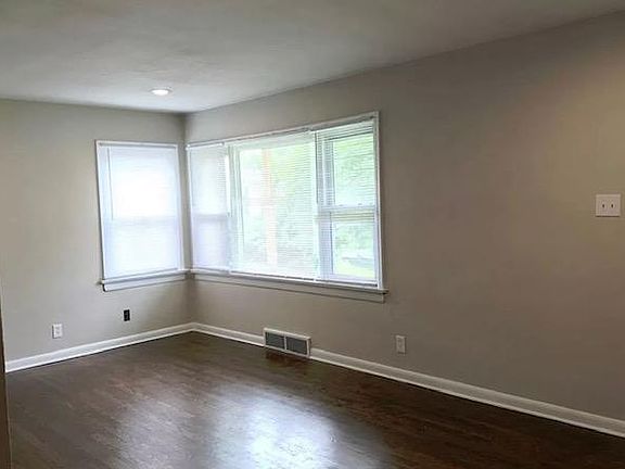 5th image of 350 Reardon Dr