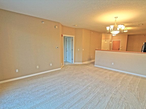 2nd image of 1070 Grandview Ct NE APT 301