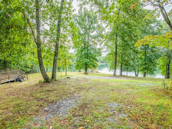 20 Phillips Dr, Crossville, TN 38555