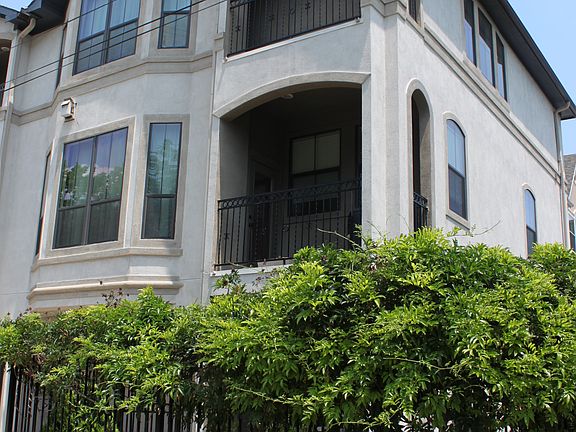 Corner Lot with Side Yard