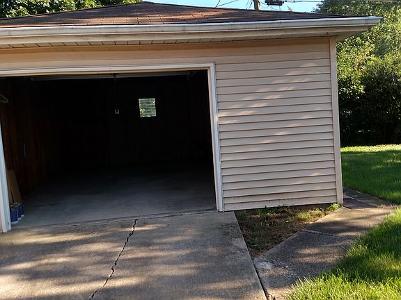 2nd image of 272 Munroe Ave