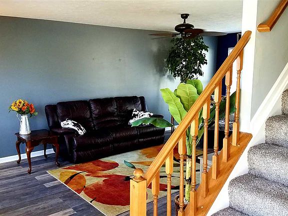 4th image of 10047 Golden Pond Dr